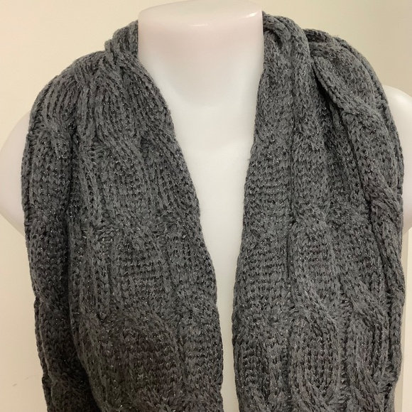CC Grey Sparkly Cableknit infinity scarf - Picture 9 of 10